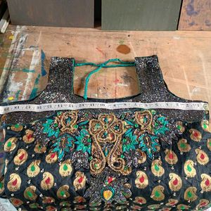 Embellished Kurta with Paisley Print