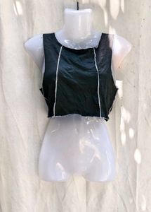 31209. Stylish Black Cropped Top