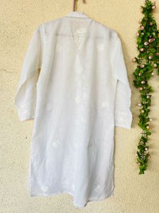 Elegant White Chikankari Kurta