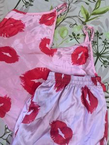 Cute Kiss Print Pajama Set