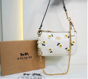 Coach Daisy Shoulder Bag Flower Edition 🌻