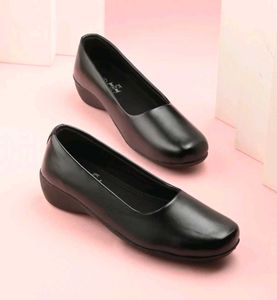 Black Ballerina Flats