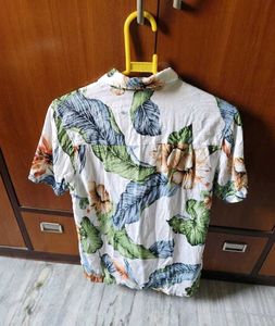 Set of 2 Abstract Print Button-Up Shirts