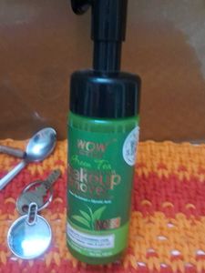 WOW Green Tea Makeup Remover
