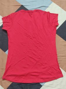 Red "Beauty" Graphic T-Shirt