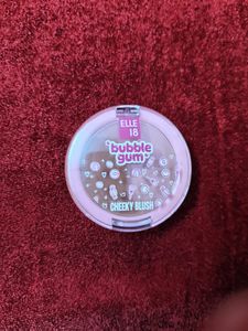 Elle 18 Cosmetic Bundle