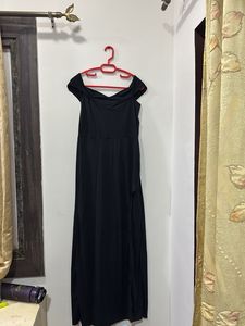 Elegant Off-Shoulder Black Maxi Dress
