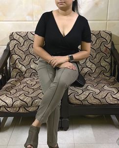 From The Brand Of Easybay Stretchable Olive Green Jeggings In 32 Waist