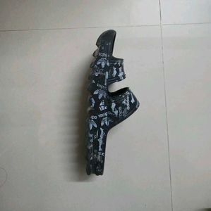 Adilette Slides