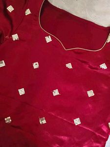 Elegant Red Kurta with Gold Embellishments