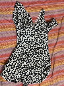 Chic Black &amp; White Cold Shoulder Top