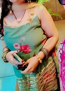 Unique Golden stylish sleeveless suit