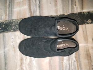 Volle Black Slip-On Shoes