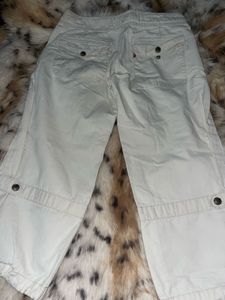 RARE LEVI’S Capri Pants