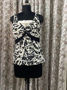 Stylish Black &amp; White Leaf Print Top