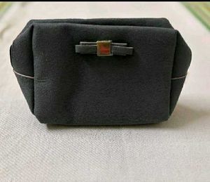 🆕 Oriflame Women Grey Poetry Pouch