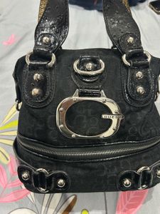 RARE Vintage Guess Black Y2k Shoulder Bag