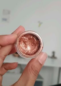Shimmering Rose Gold Cream Eyeshadow