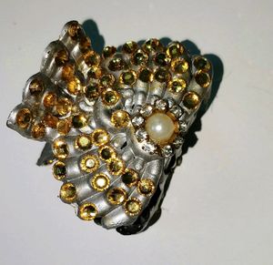 Hair Pain stone golden pin fancy