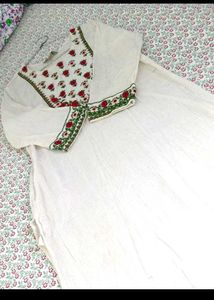 🌸 Elegant Kurti Bundle – 4 Kurtis for ₹1,299 🌸