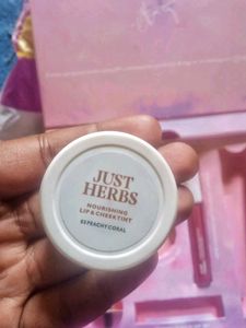ayurvedic makeup kit + red  sandal