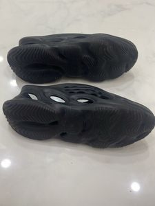 Yeezy Form Runner