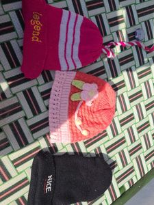 Combo of 2 woollen caps