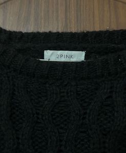 Chic Black Knit Cropped Sweater