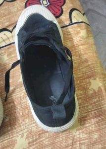 good shoes only 3 time wearing