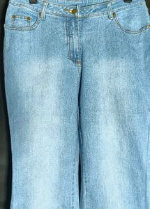 Light Wash Baggy ladies Jeans