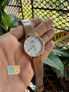 Elegant Silver Mesh Watch