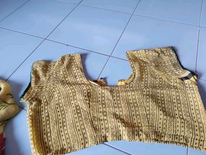 Discount Offer Printed Saree With Blouse