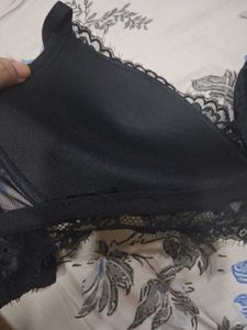 Black Lace Non Wired Push-up Bra