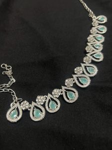 Elegant Teardrop Pendant Necklace