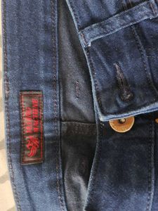 flying machine jeans. waist 32.