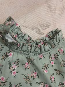 PRETTY PUFFED SLEEVES TOP FOR WOMEN - PISTA GREEN