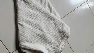 Chic White Leg Pants