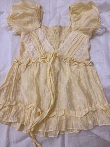 Cute Puff Sleeve Ruffled Top