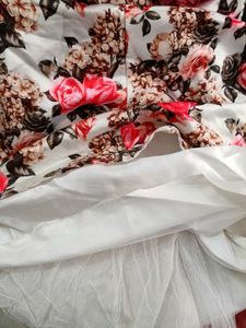 Elegant Floral Partywear Gown 🧡