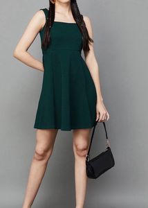 Elegant Green Sleeveless Square Neck Dress