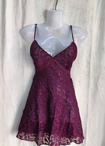 Chic Burgundy Lace Mini Dress