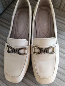 Elegant Off White Heeled Loafers