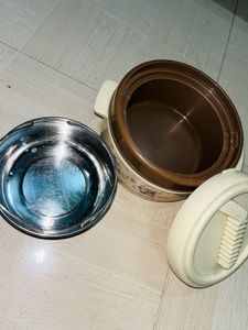 Vintage Insulated Food Casserole Dish