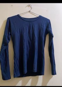 navy blue long sleeves tee
