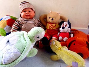 combo 7 PES Assorted Plush Toys Bundle