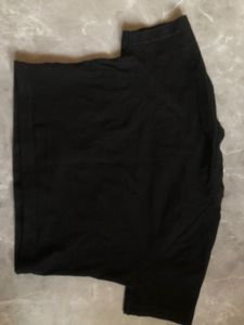 Fitted Black Crop Tshirt
