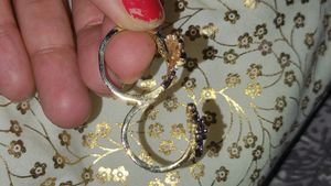 Attached Flower Leaf Design Ring