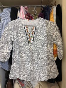 Rangriti Embroidered Kurta