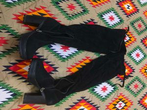 Chic Black Over-the-Knee Boots