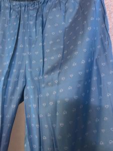 Brand newBeautiful Blue &amp; White Printed Kurta Set